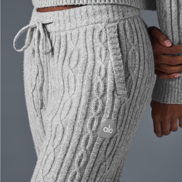 NWT Alo Yoga Cable Knit Winter Bliss Pant Size S $148 - Picture 2 of 3